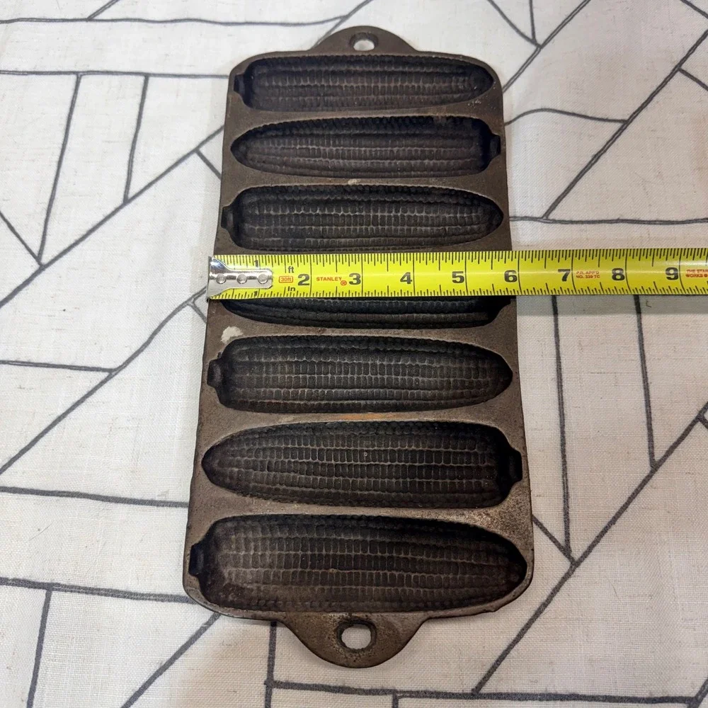 Unbranded Cast Iron Cornbread Pan 13in Gray 7 Slot Corn Stick Molds Made‎ in USA